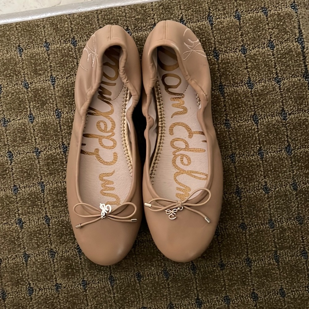Never worn nude Sam Edelman flats